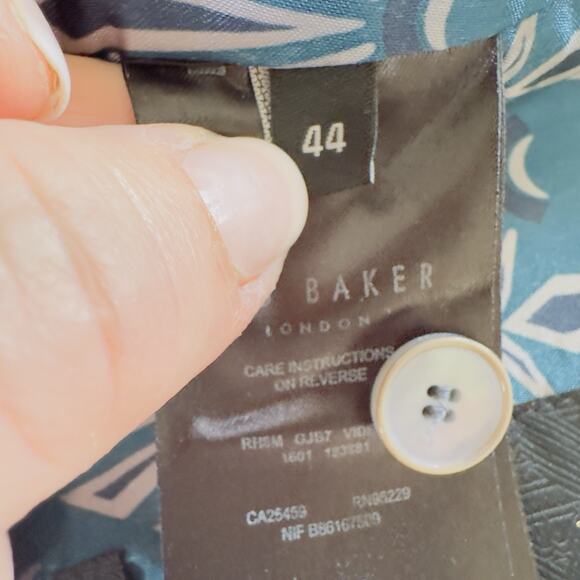 Ted Baker Men’s Wool Vest Navy Waistcoat with Patterned Lining V‑Neck Button 44R - Picture 7 of 10